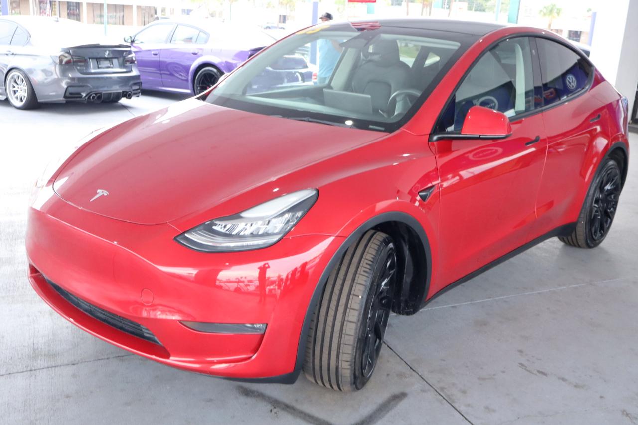 2023 Tesla Model Y Long Range Image 1 of 37