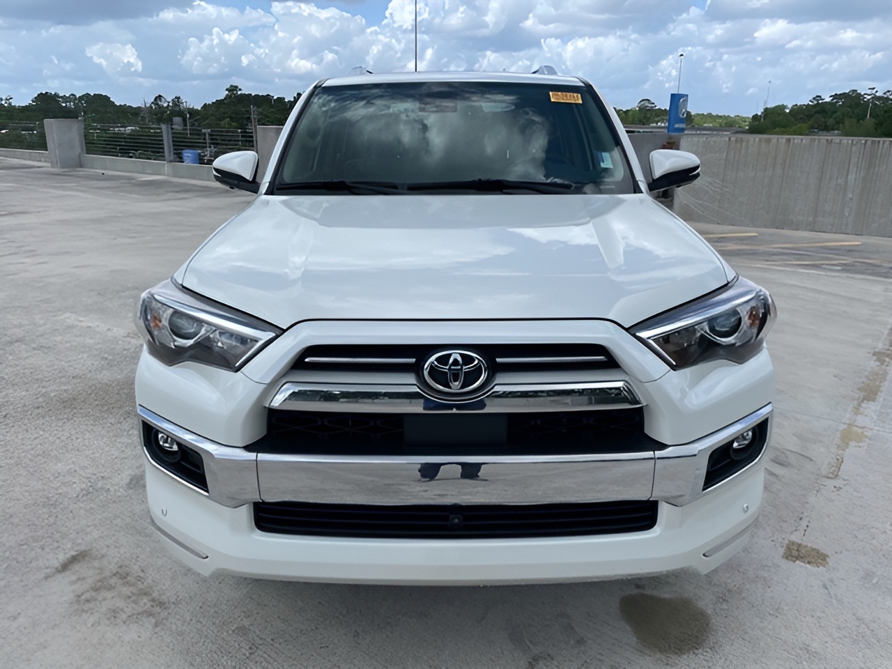 Vehicle image 27 of 33