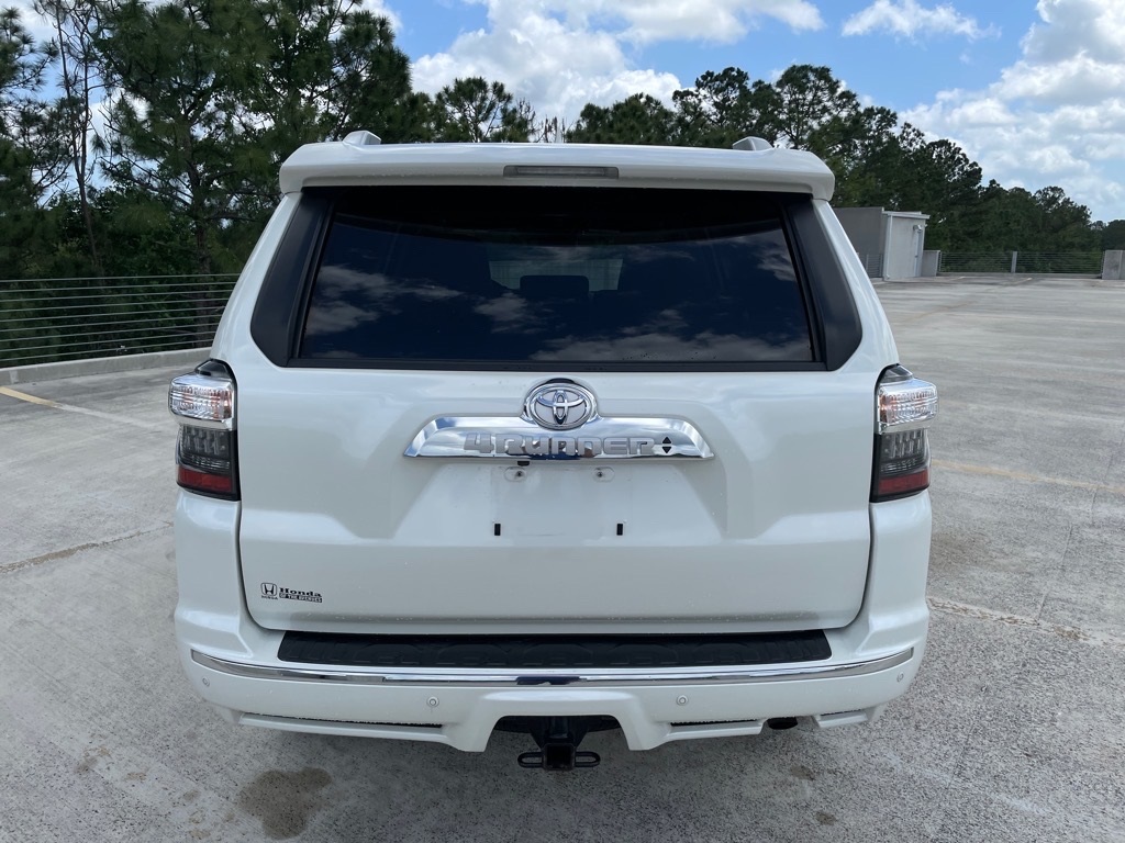 Vehicle image 6 of 33