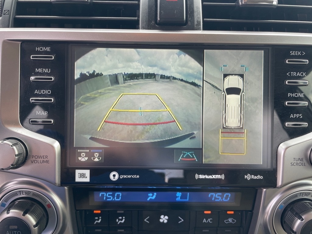 Vehicle image 15 of 33