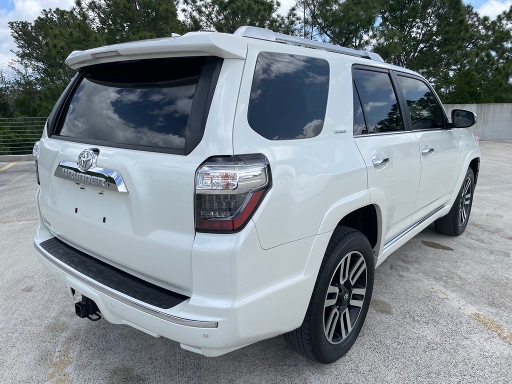 Vehicle image 5 of 33