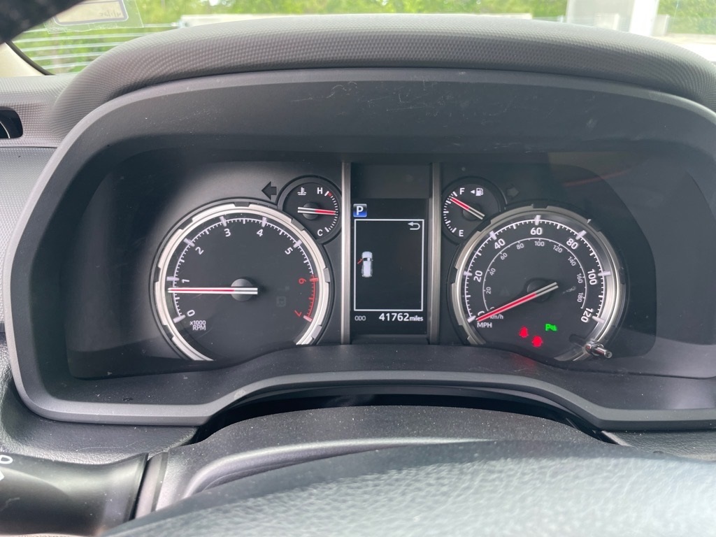 Vehicle image 10 of 33