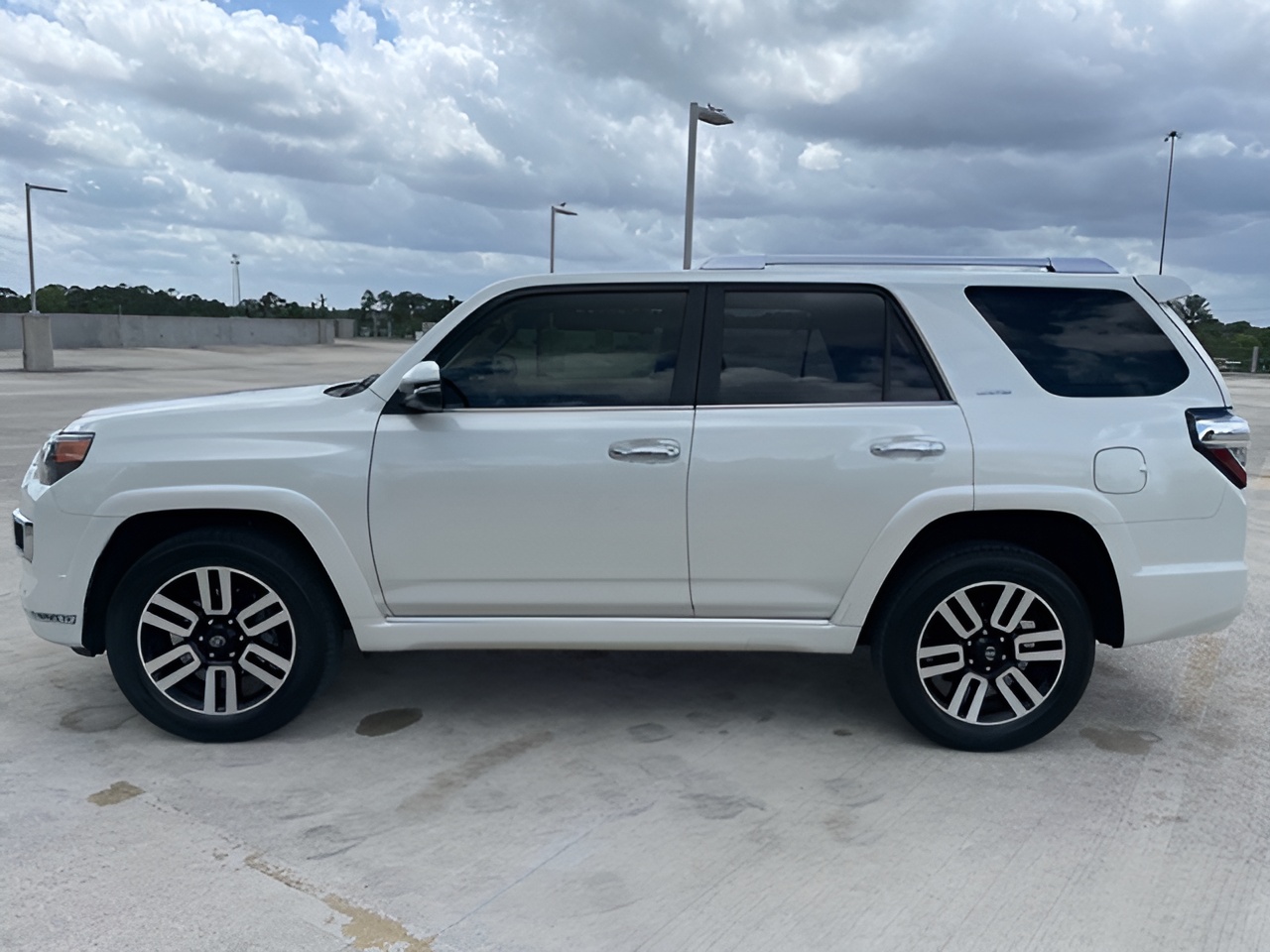 Vehicle image 33 of 33