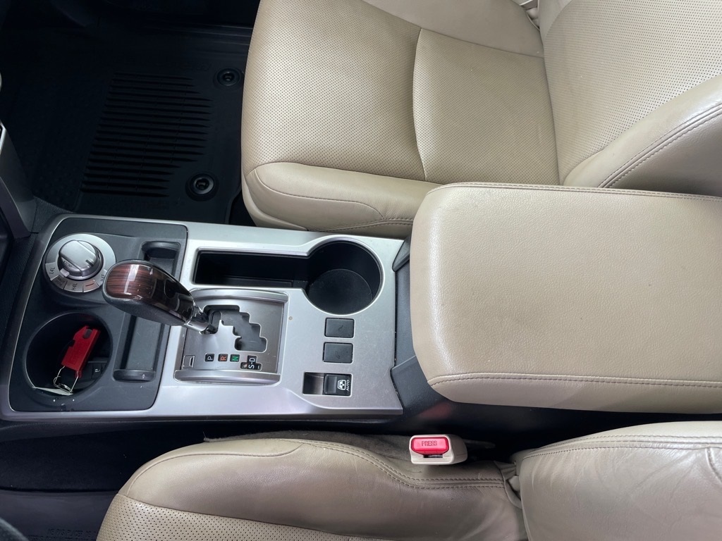 Vehicle image 16 of 33