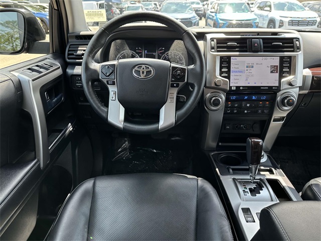 Vehicle image 9 of 34