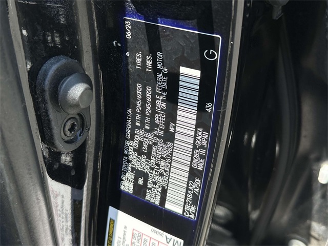 Vehicle image 30 of 34