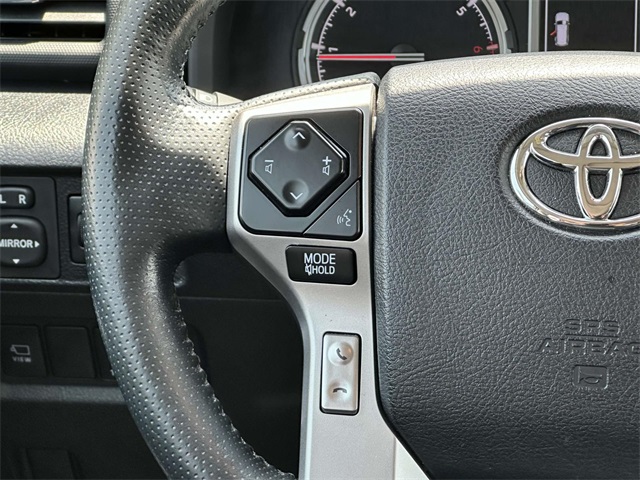 Vehicle image 17 of 34