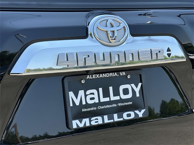 Vehicle image 7 of 34