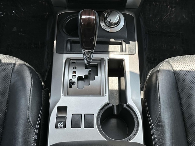 Vehicle image 15 of 34