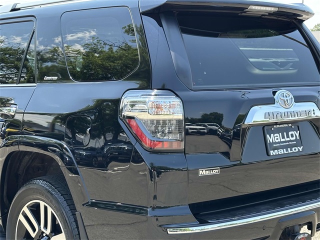 Vehicle image 6 of 34
