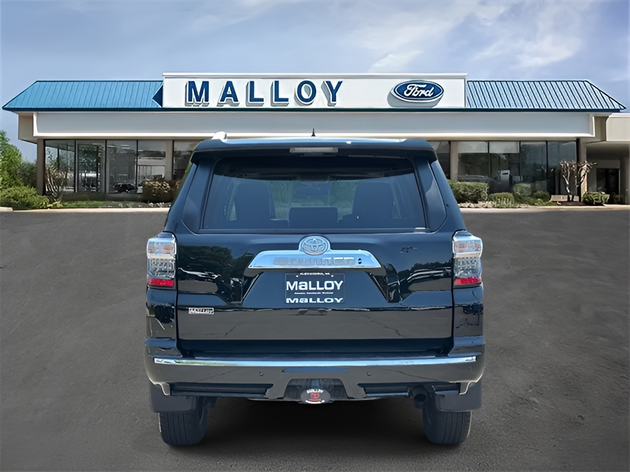 Vehicle image 33 of 34