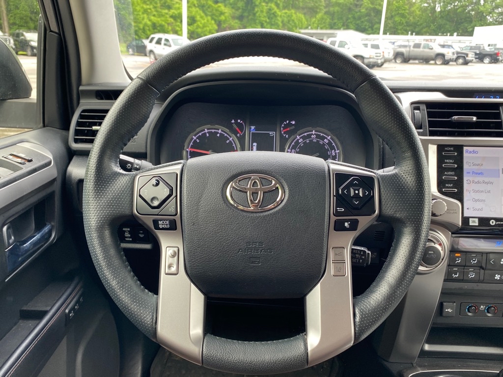 Vehicle image 8 of 27