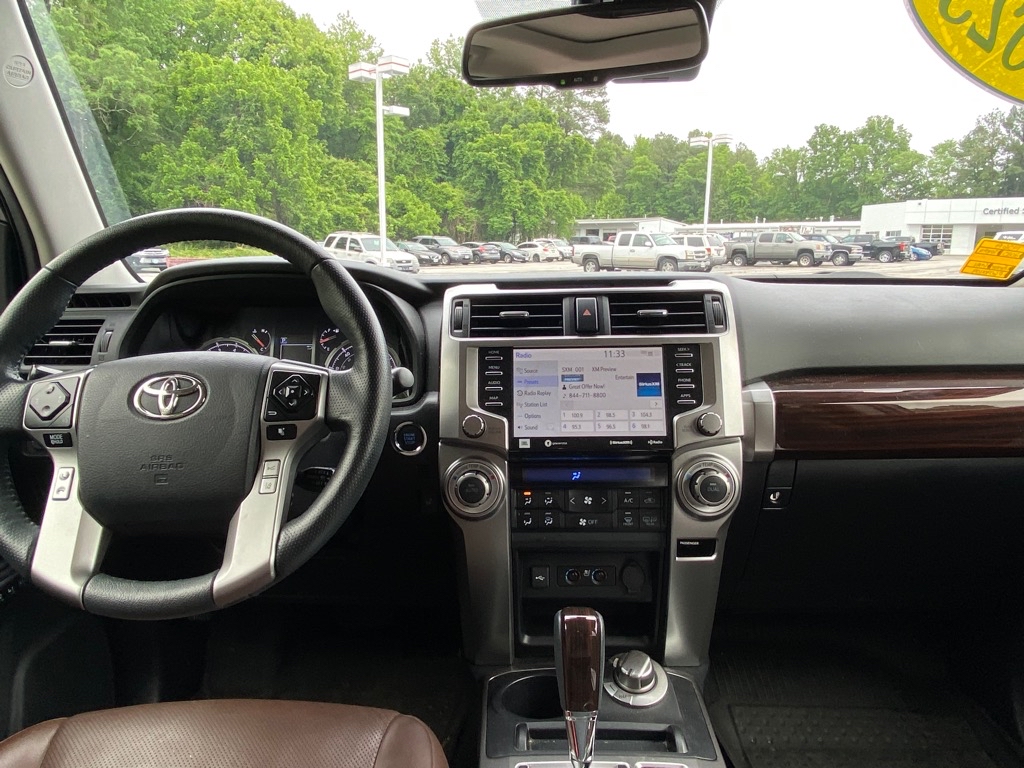 Vehicle image 13 of 27