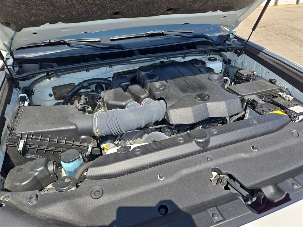 Vehicle image 37 of 41