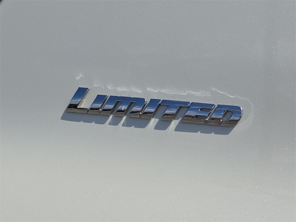 Vehicle image 39 of 41