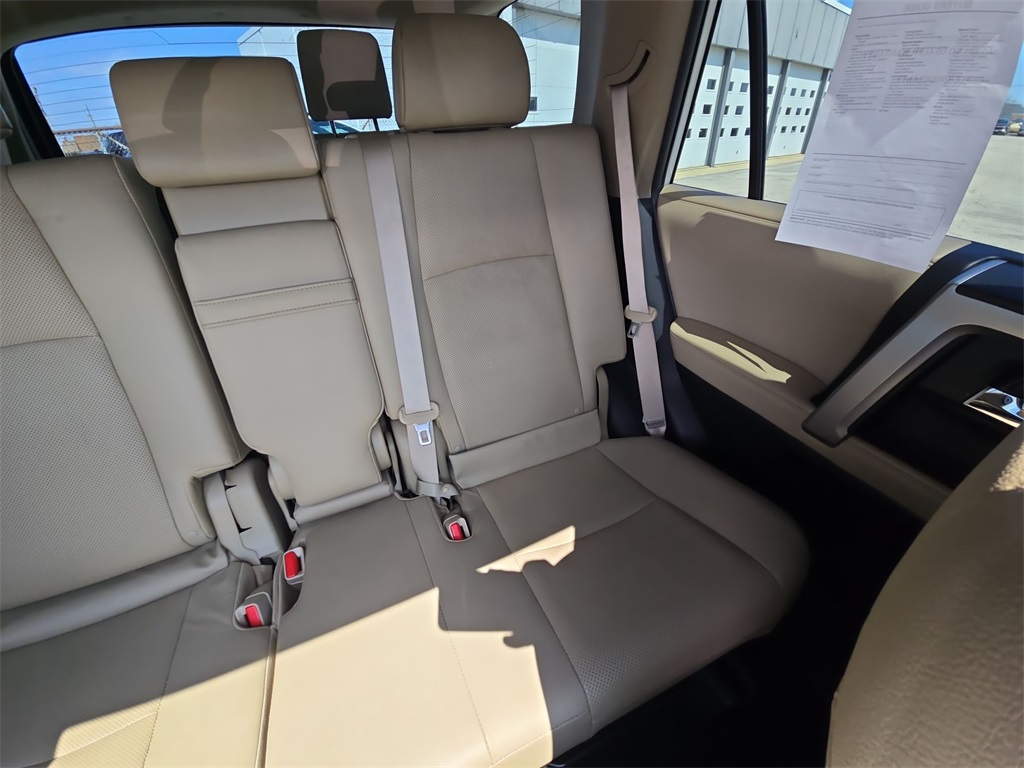 Vehicle image 14 of 41