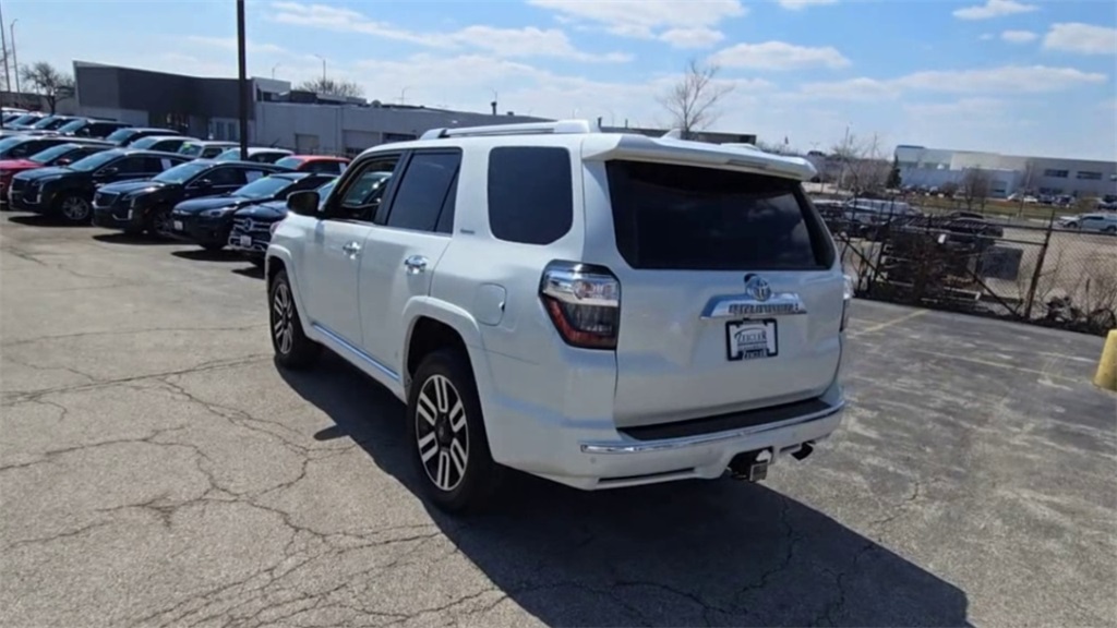 Vehicle image 9 of 41