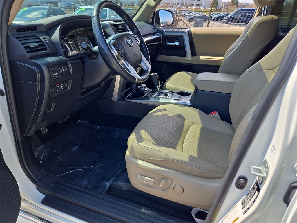 Vehicle image 26 of 41
