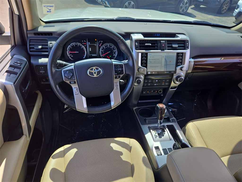 Vehicle image 27 of 41