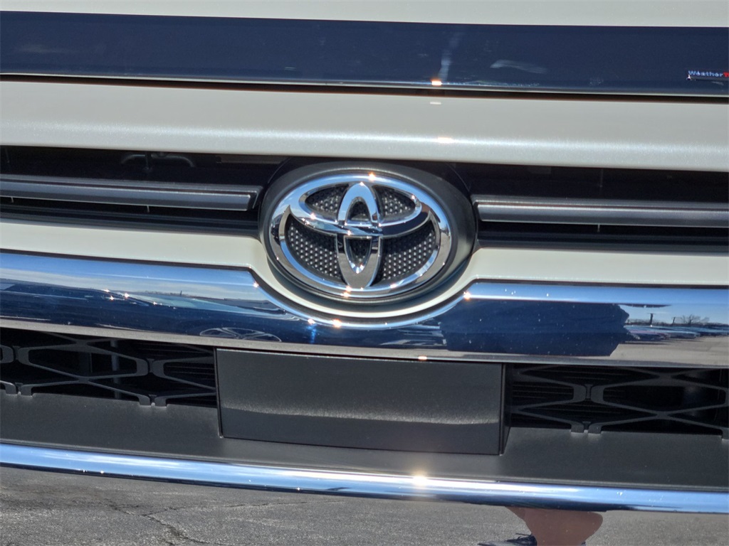 Vehicle image 38 of 41