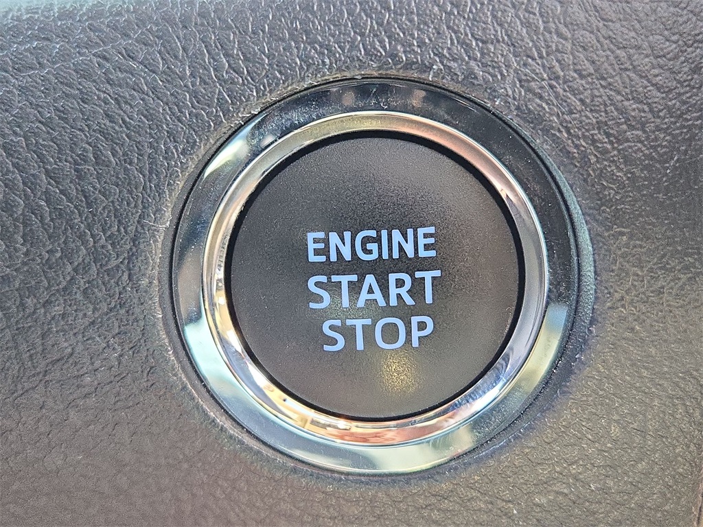 Vehicle image 23 of 41