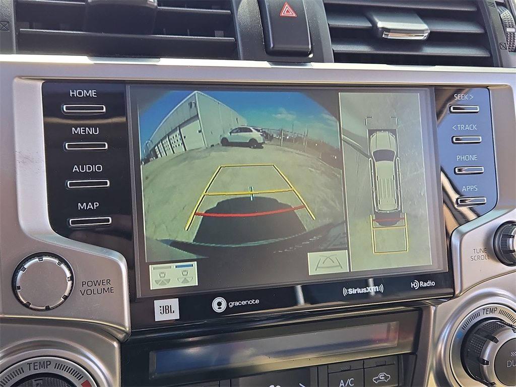 Vehicle image 21 of 41