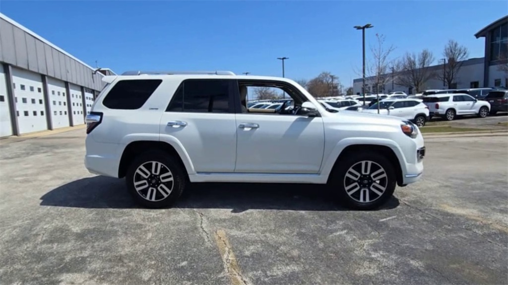 Vehicle image 6 of 41