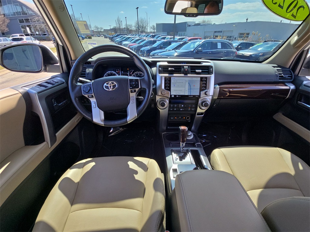 Vehicle image 10 of 41