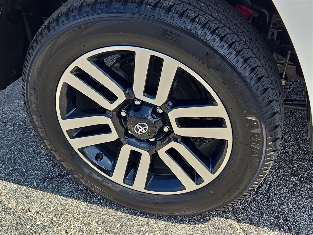 Vehicle image 40 of 41
