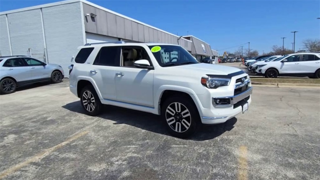 Vehicle image 5 of 41