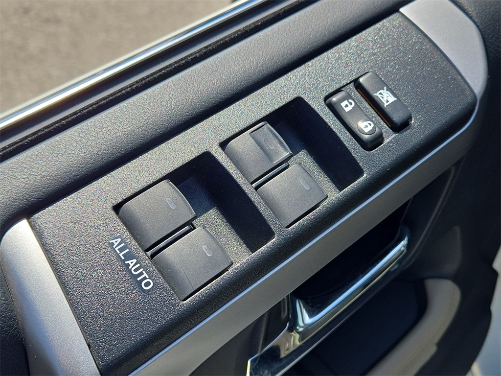 Vehicle image 30 of 41