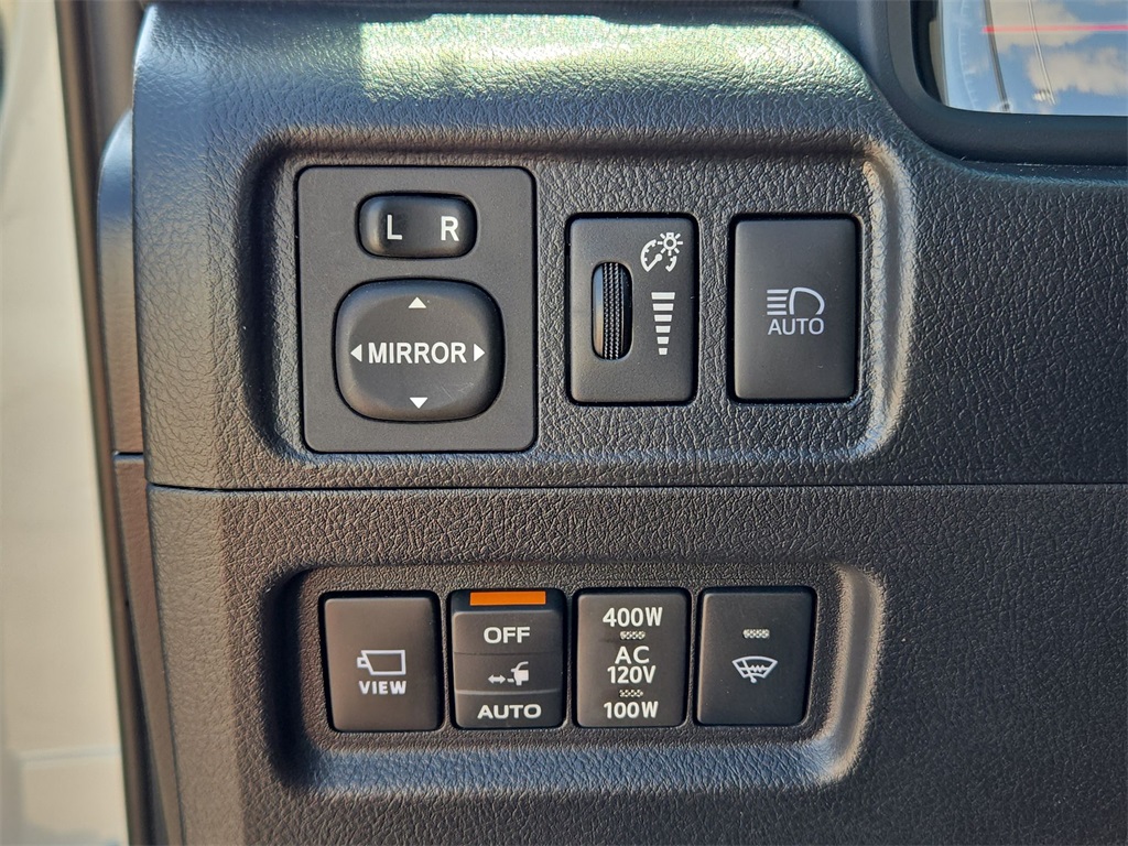 Vehicle image 24 of 41