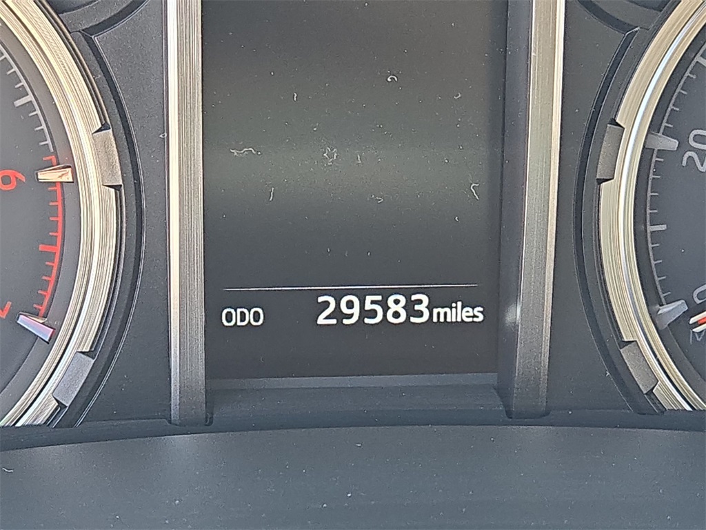 Vehicle image 18 of 41