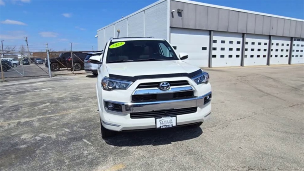 Vehicle image 3 of 41