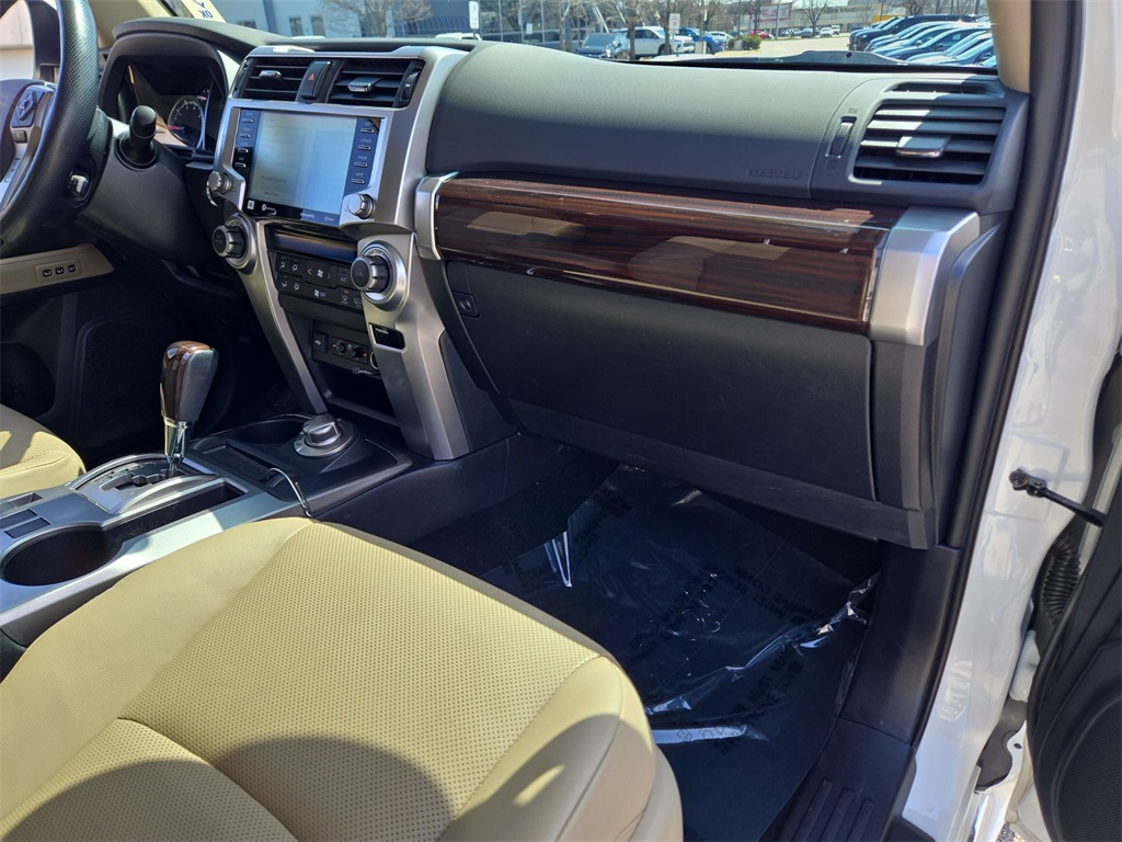 Vehicle image 36 of 41