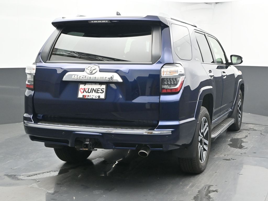 Vehicle image 26 of 76