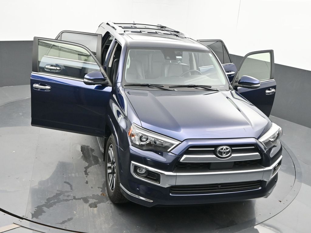 Vehicle image 13 of 76