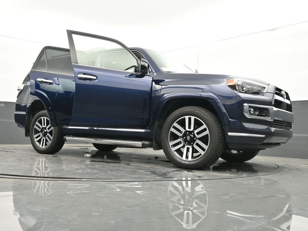Vehicle image 12 of 76