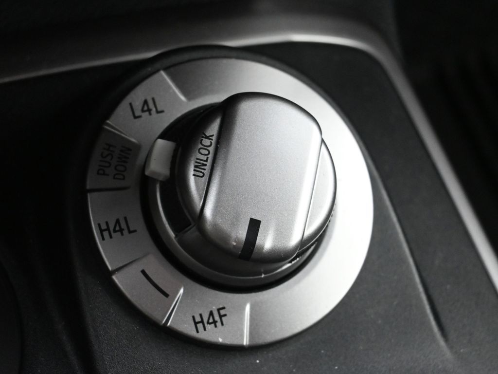 Vehicle image 71 of 76