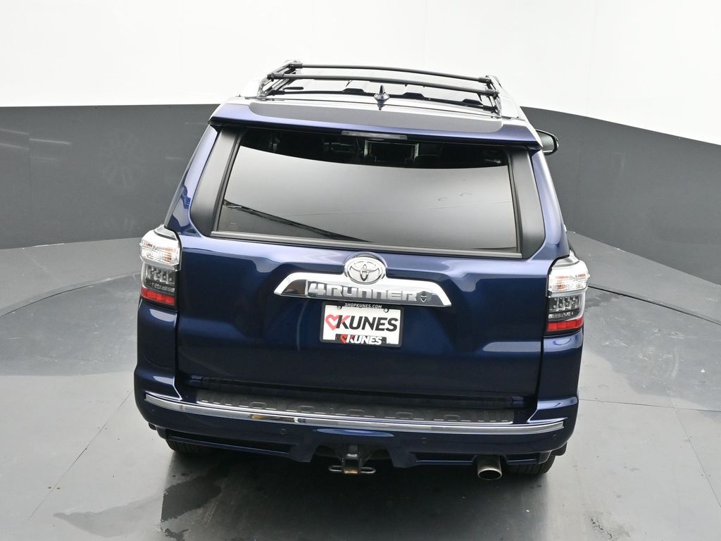 Vehicle image 29 of 76