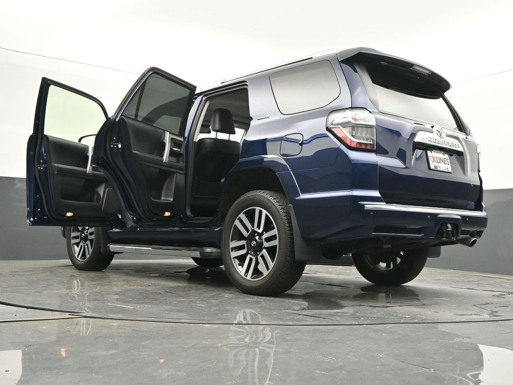 Vehicle image 42 of 76