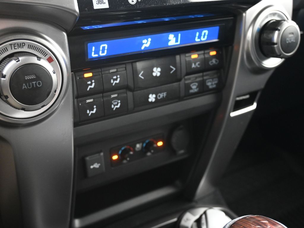 Vehicle image 59 of 76