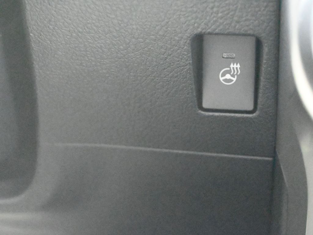 Vehicle image 66 of 76