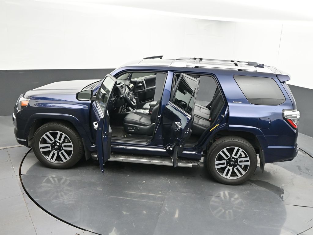 Vehicle image 40 of 76
