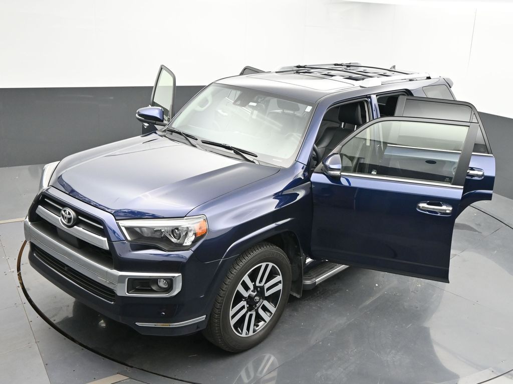 Vehicle image 5 of 76