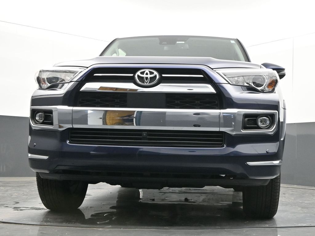 Vehicle image 10 of 76