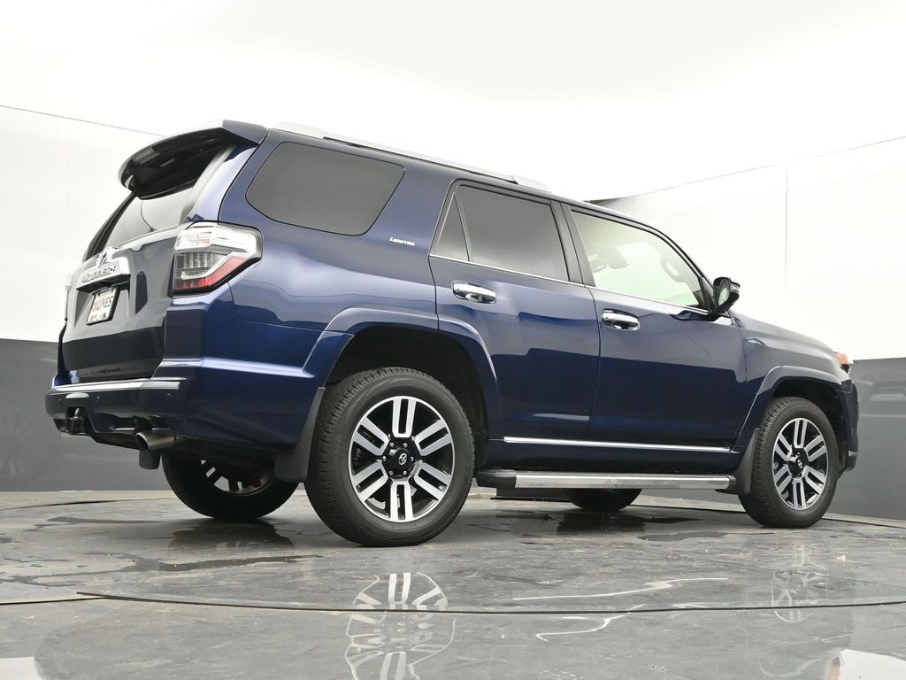 Vehicle image 35 of 76