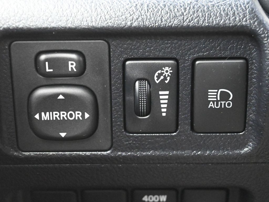 Vehicle image 60 of 76