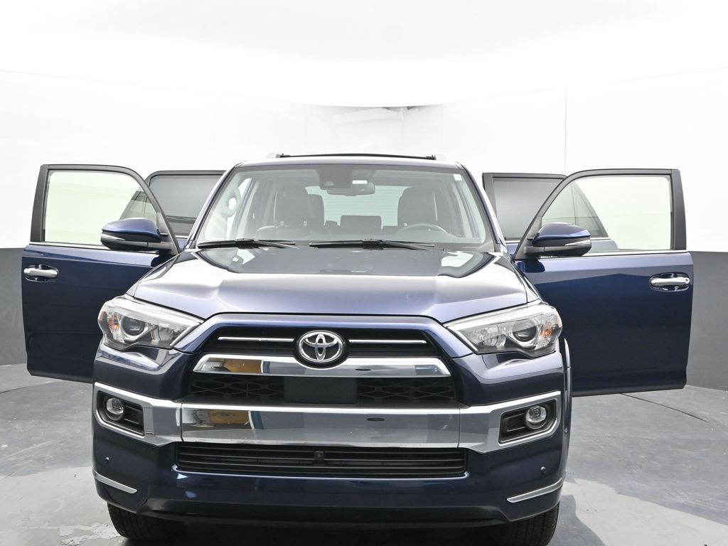 Vehicle image 8 of 76