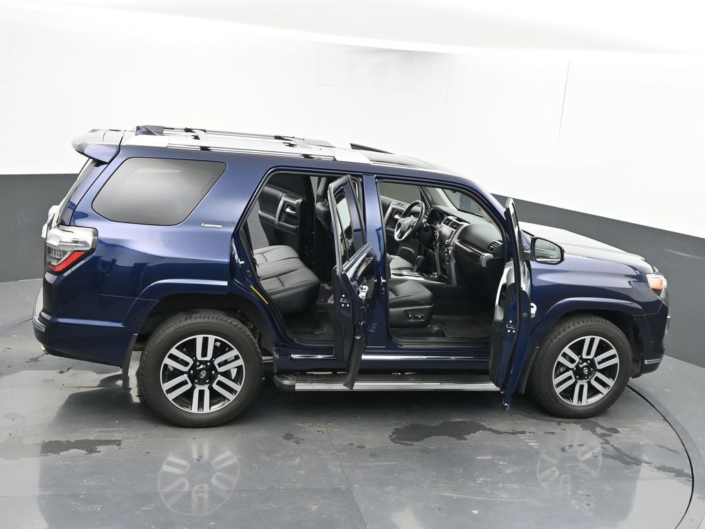 Vehicle image 20 of 76